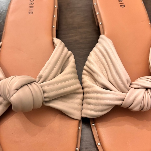Torrid Cream Knotted Bow Sandals - Picture 2 of 4